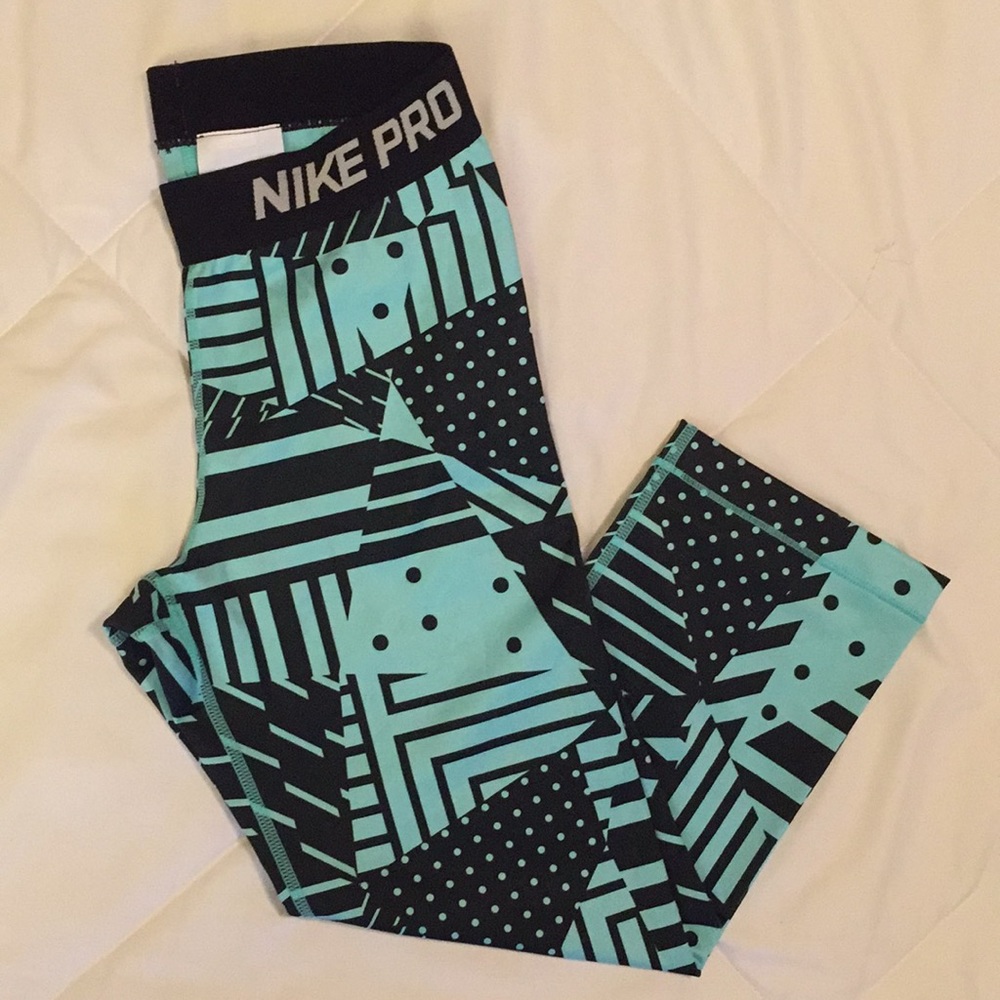 Nike Pro Women’s Dri-Fit Compression Capris